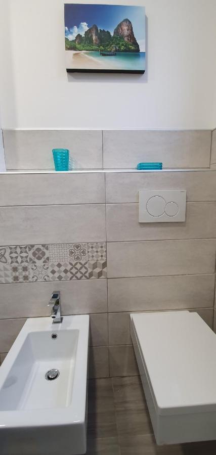 2 Bed Flat Centre & Stadio Free Parking Διαμέρισμα Τέρνι Εξωτερικό φωτογραφία
